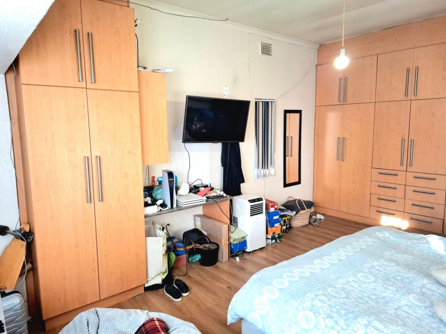 5 Bedroom Property for Sale in Oakdale Western Cape